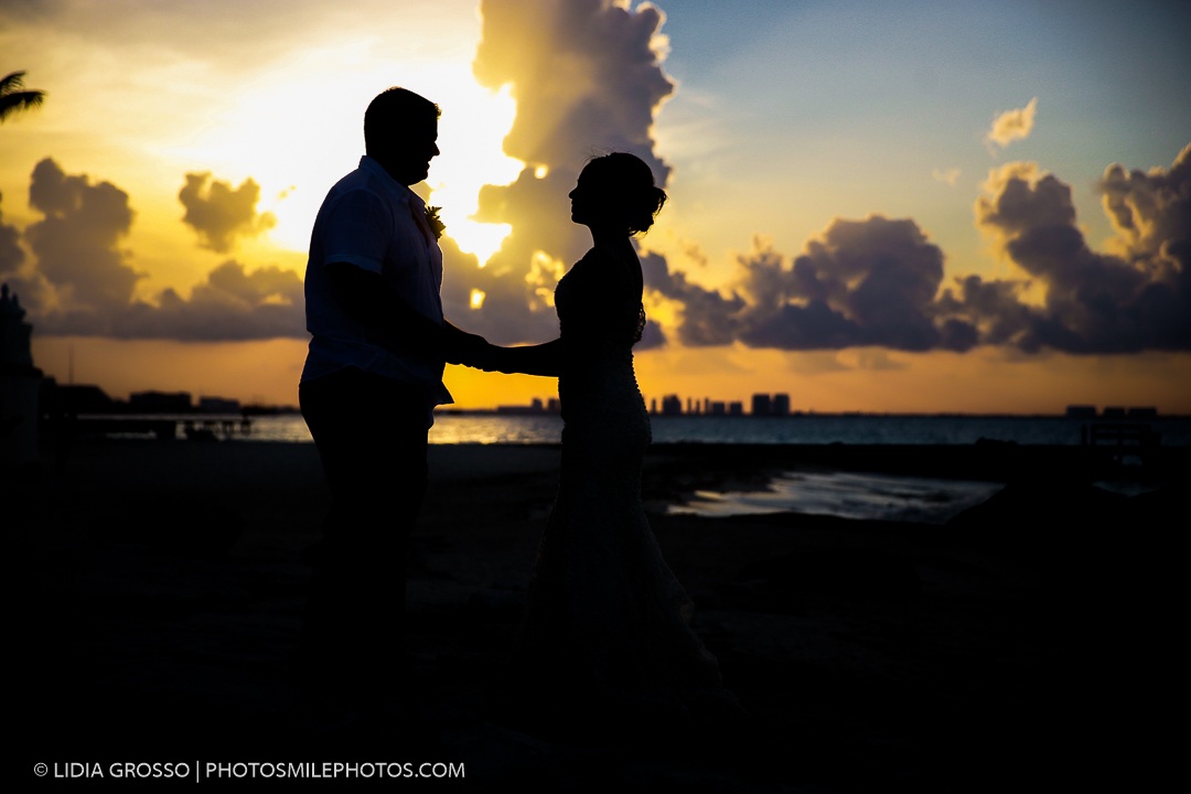 Sunset Wedding photography Riu Cancun