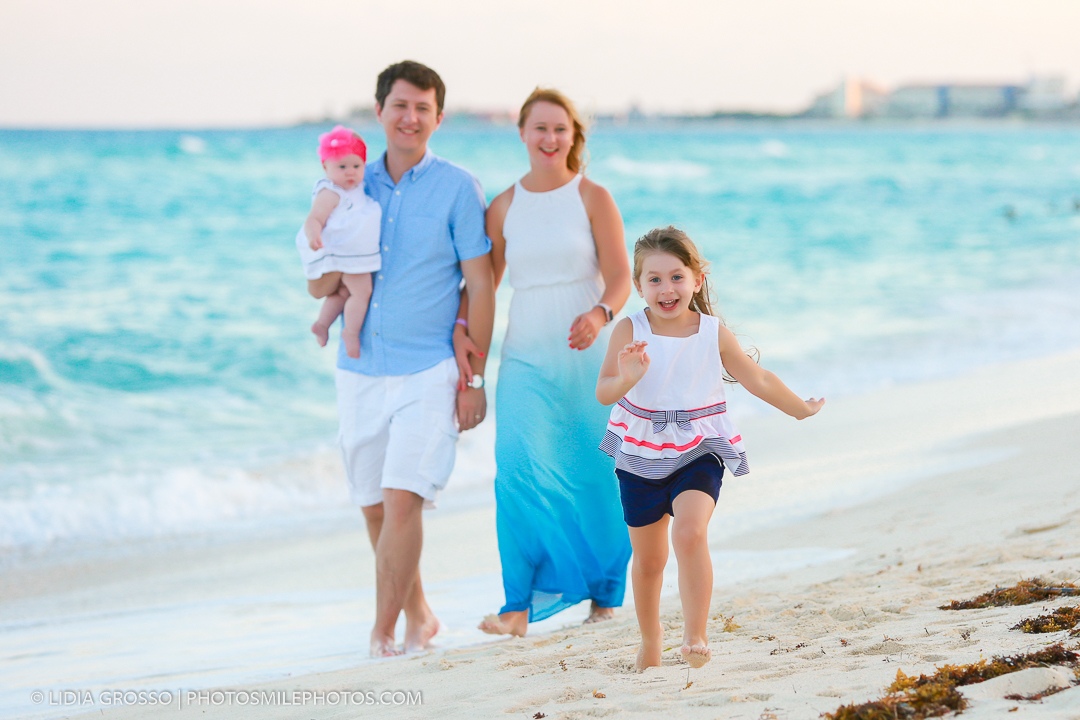 Beach family portrait Cancun